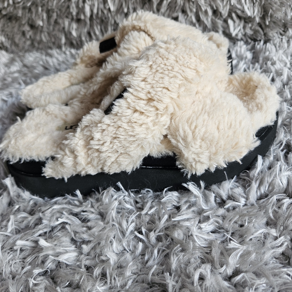 Fuzz SUGAR Cross Slide Sandal UGG SIZE 6